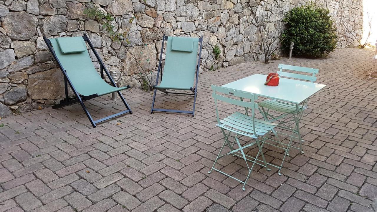 Le Mas des Hibiscus Trans-en-Provence Exterior foto